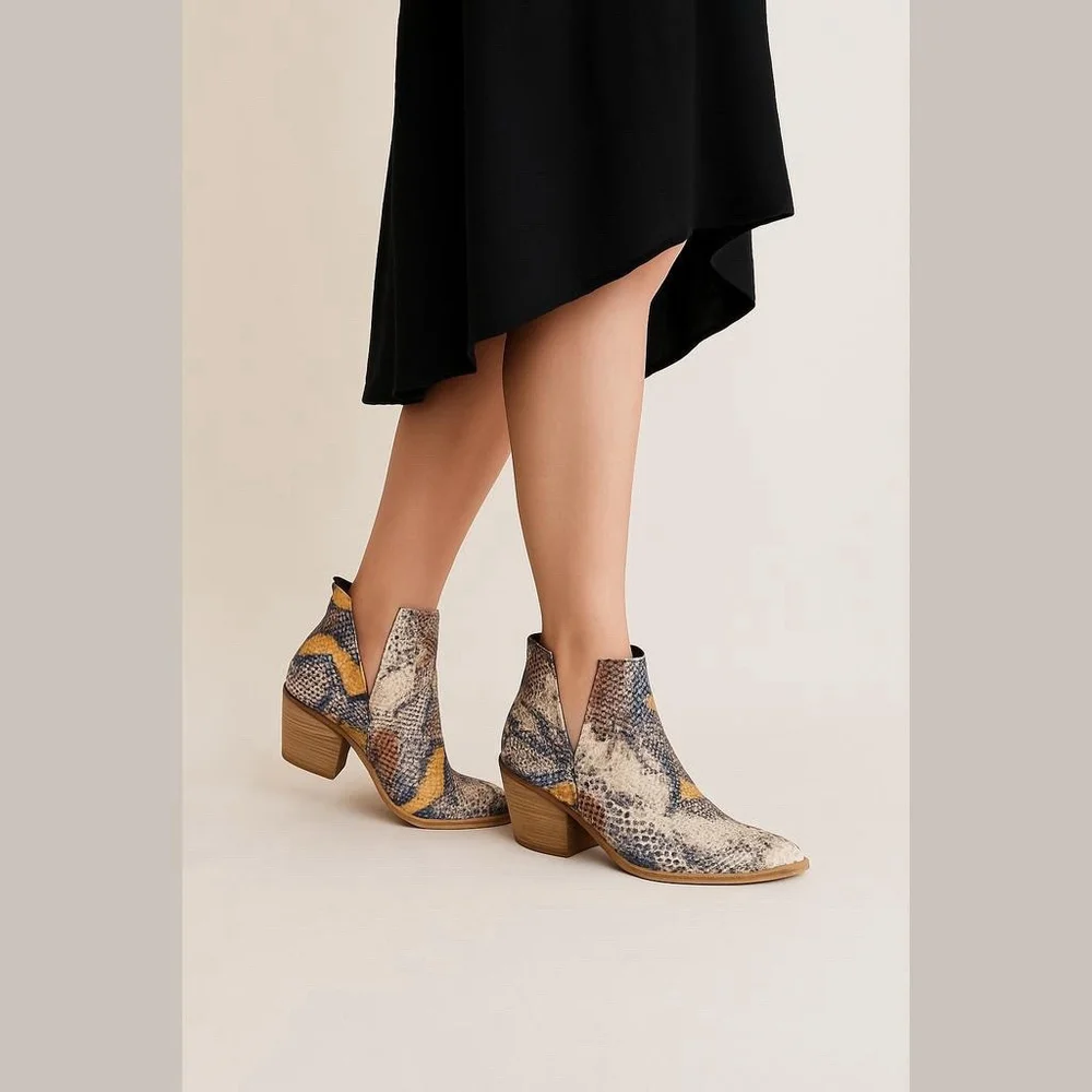 Arider Girl Faux Snakeskin Ankle Booties Size 7
